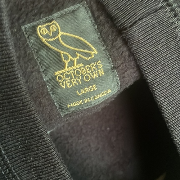 OVO CREWNECK SZ L small stain on shoulder - Picture 4 of 4
